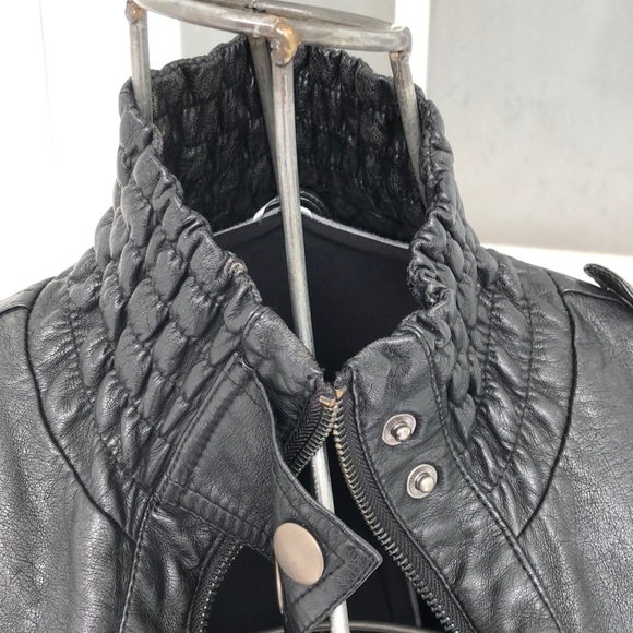 2B Bebe faux leather cropped jacket - Picture 2 of 6